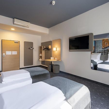 B&B Hotel Schweinfurt-City ภายนอก รูปภาพ