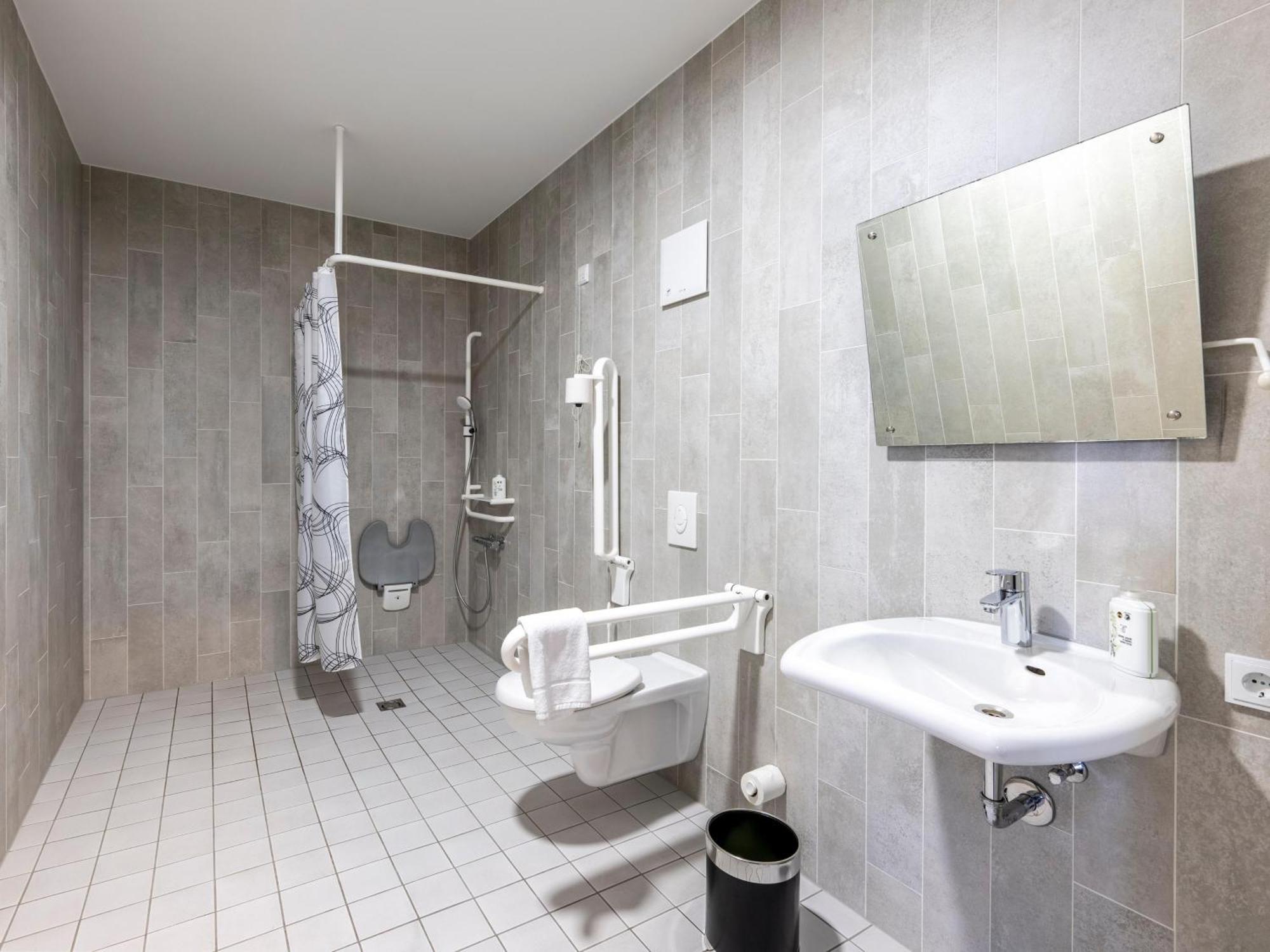 B&B Hotel Schweinfurt-City ภายนอก รูปภาพ